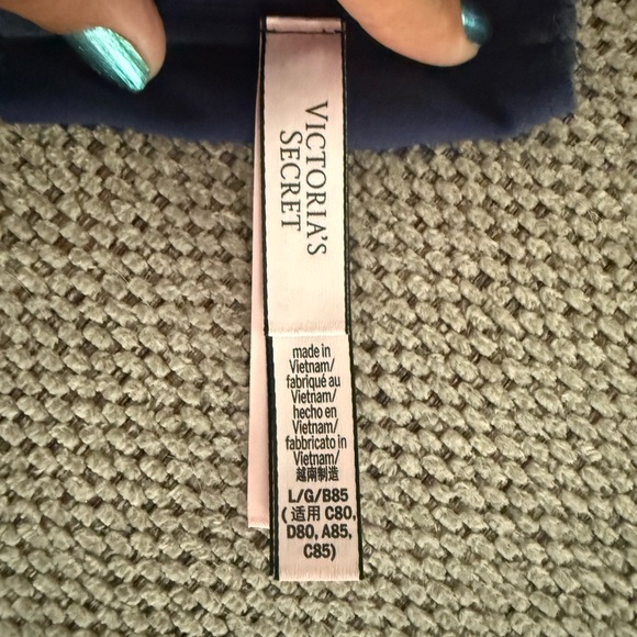 Victoria’s Secret Navy Blue Bralette - Picture 2 of 3